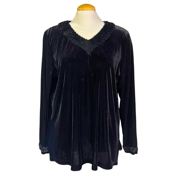 TanJay Sweaters - Women’s Large Velour Black Lounge Top with Sequin Details
